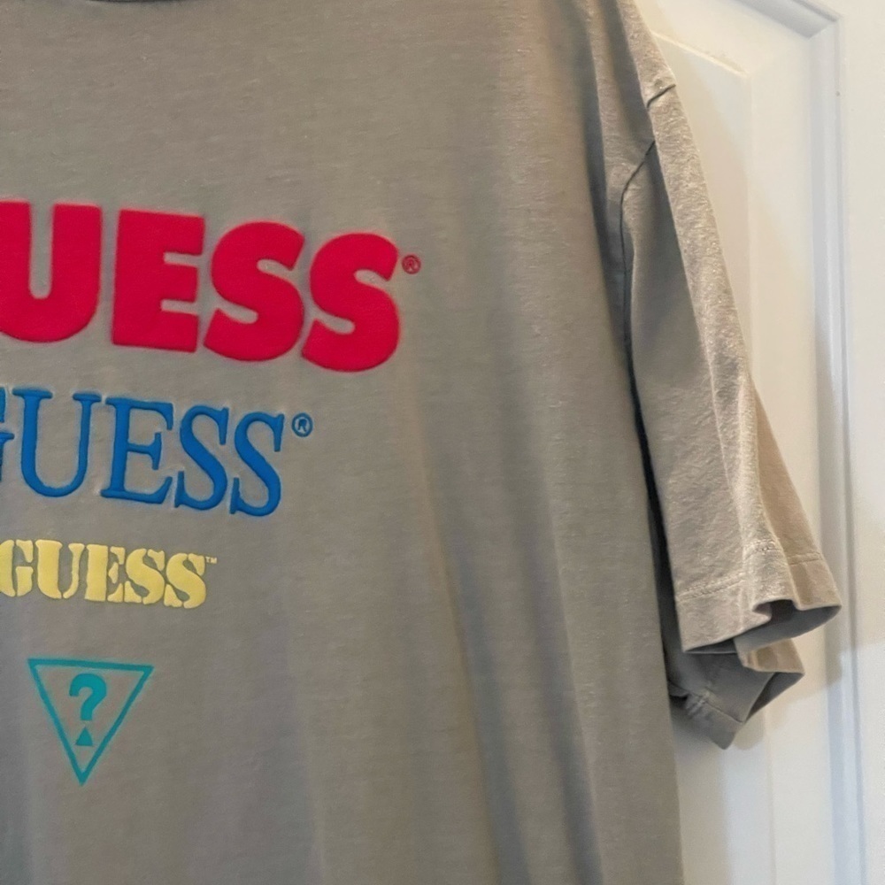 Guess Tee - Picture 2 of 5